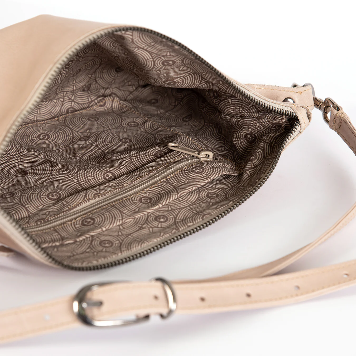 Rantu : Ladies Leather Crossbody Handbag in Gravel - Image 6