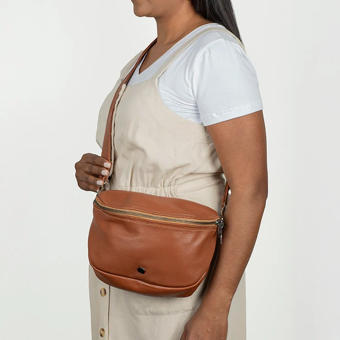 Tshiamo : Ladies Leather Crossbody Handbag in Suede