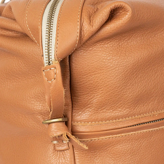 Zinande : Leather Backpack in Oak - Image 7
