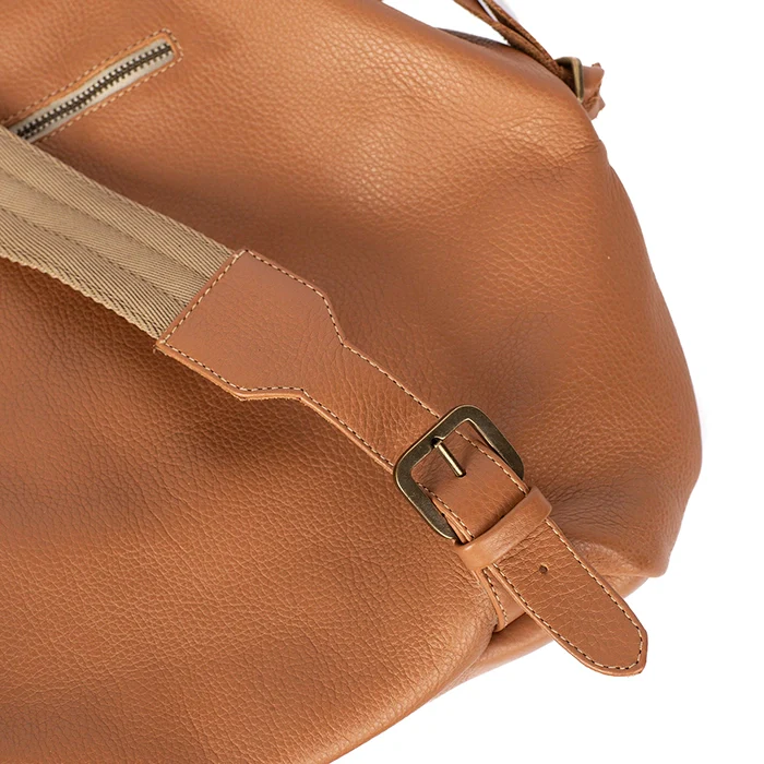 Zinande : Leather Backpack in Oak - Image 9